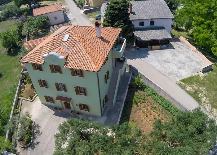 Anka בית הארחה 3*